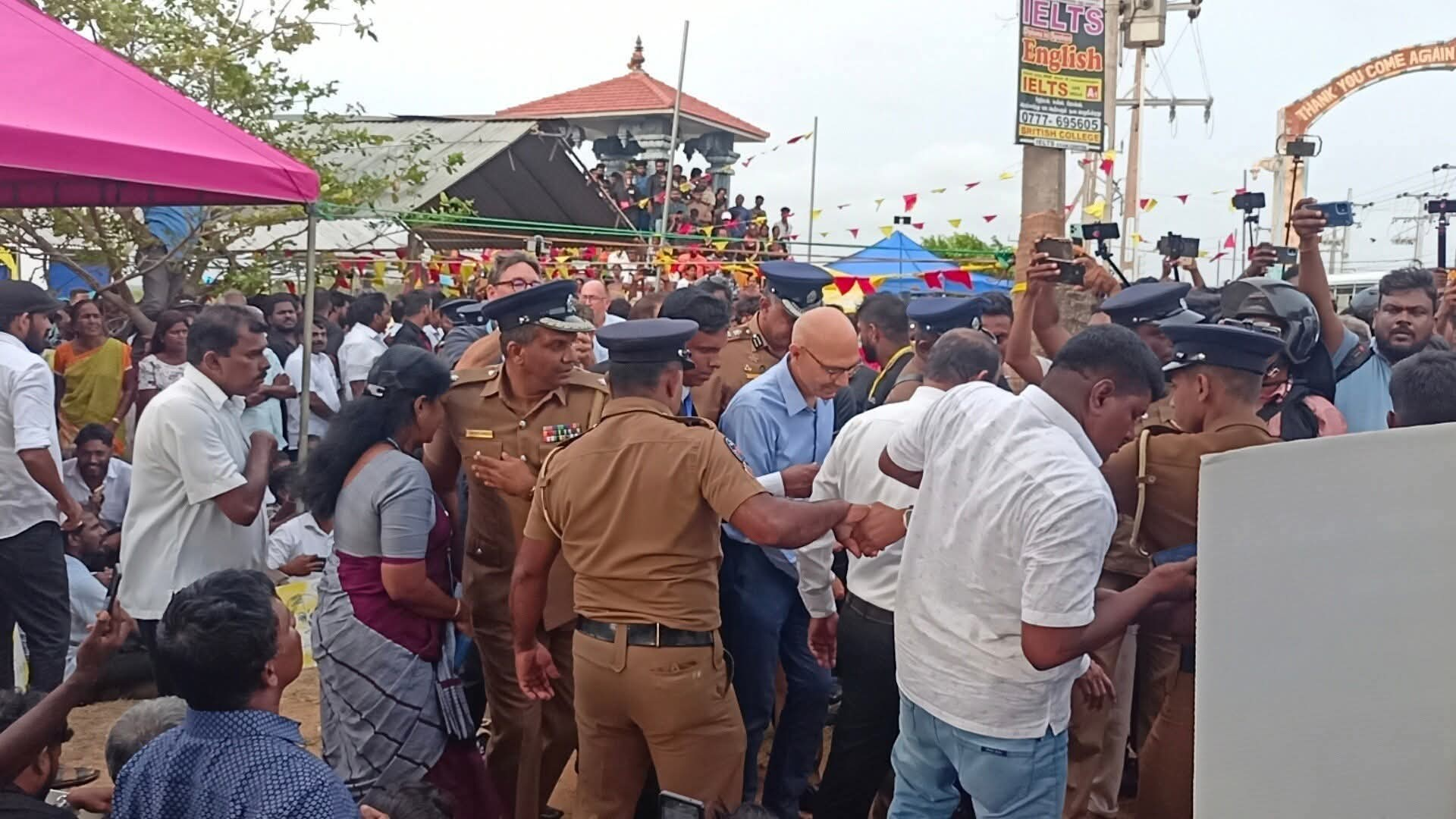 ஐநா ஆணையாளர் செம்மணி சென்றார்