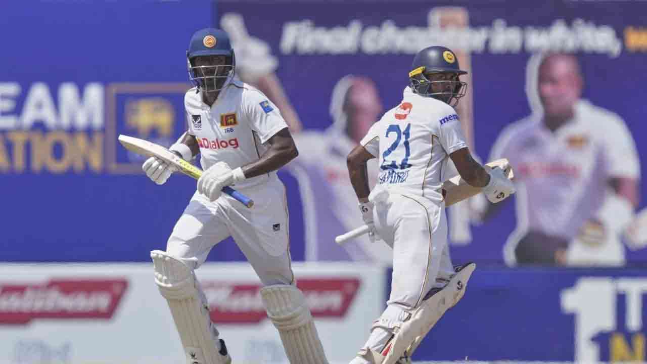 முதலாவது இன்னிங்ஸை நிறைவுசெய்தது இலங்கை அணி