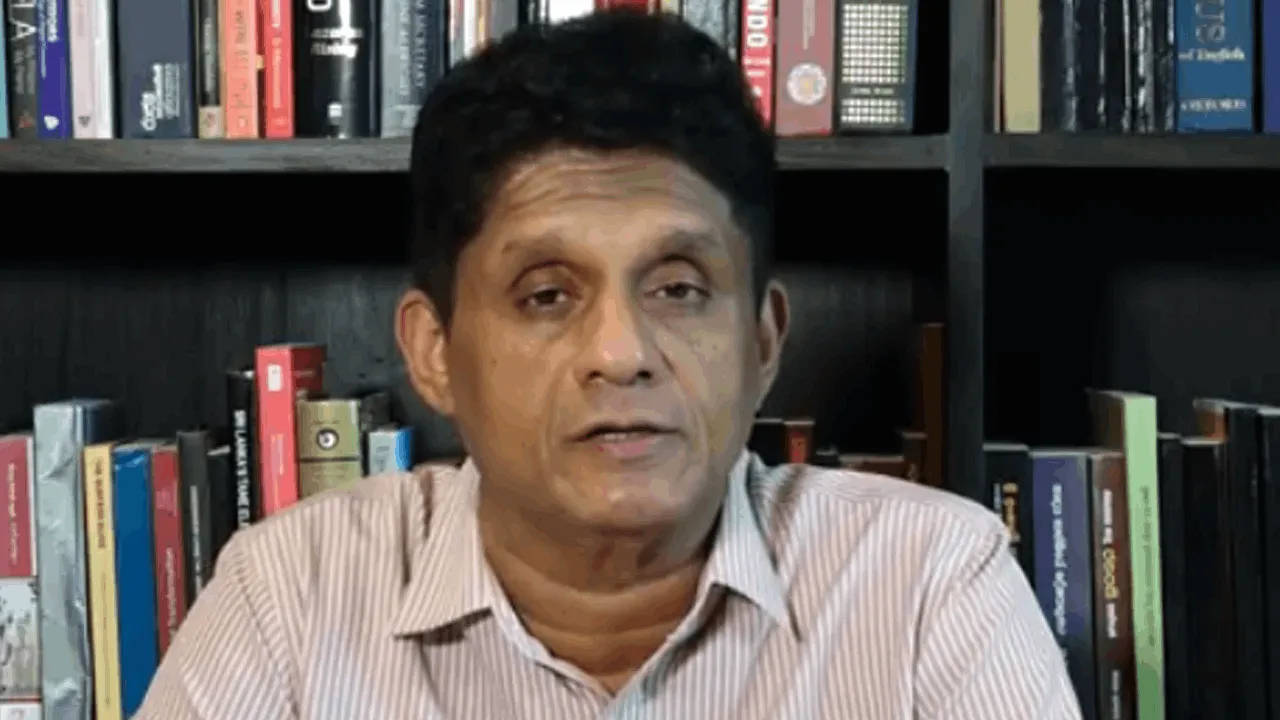 வேலை வாய்ப்பை அரசியல் சாதனமாக அரசு பயன்படுத்துகிறது