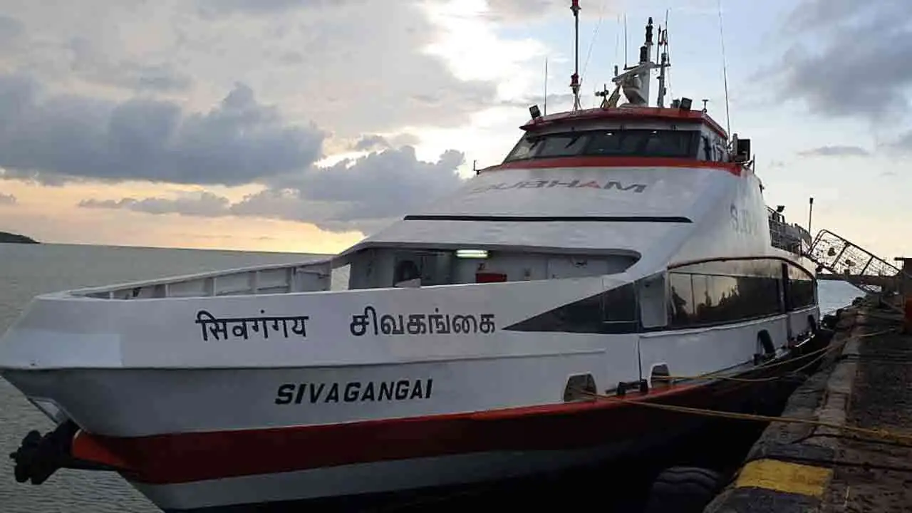 நாகப்பட்டினம் கப்பல் சேவை நிறுத்தம்: பயணிகள் கடும் அவதி