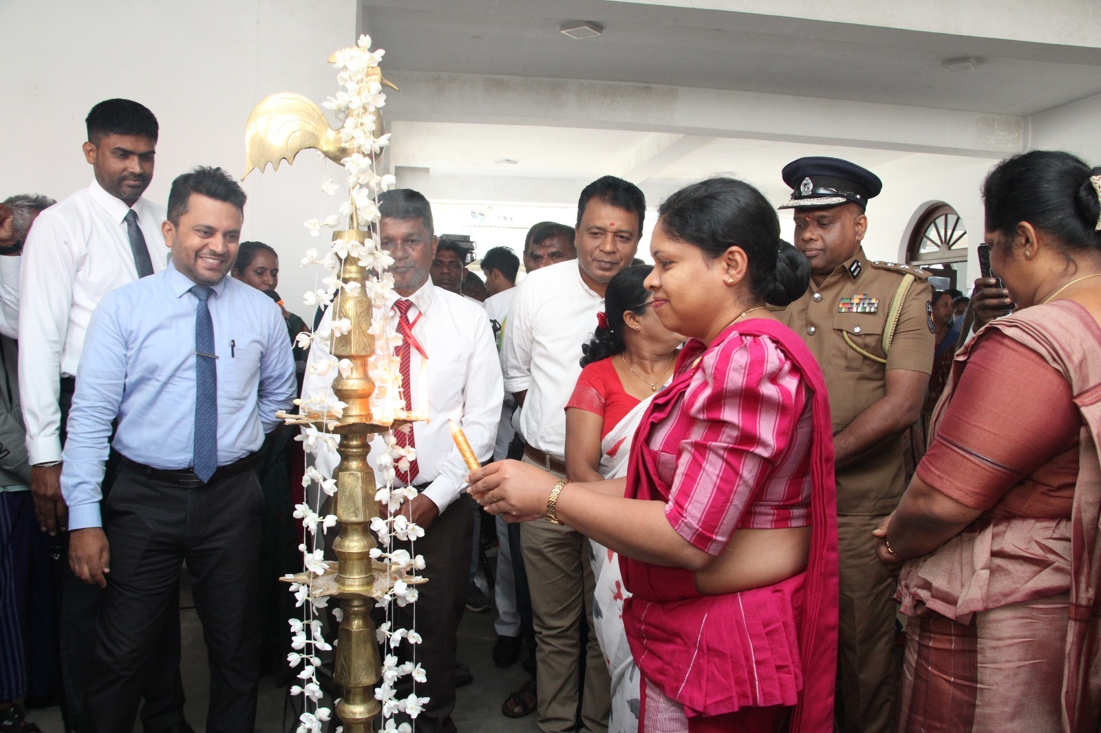 ஹற்றனில் தூய்மையான இலங்கை நடமாடும் சேவை