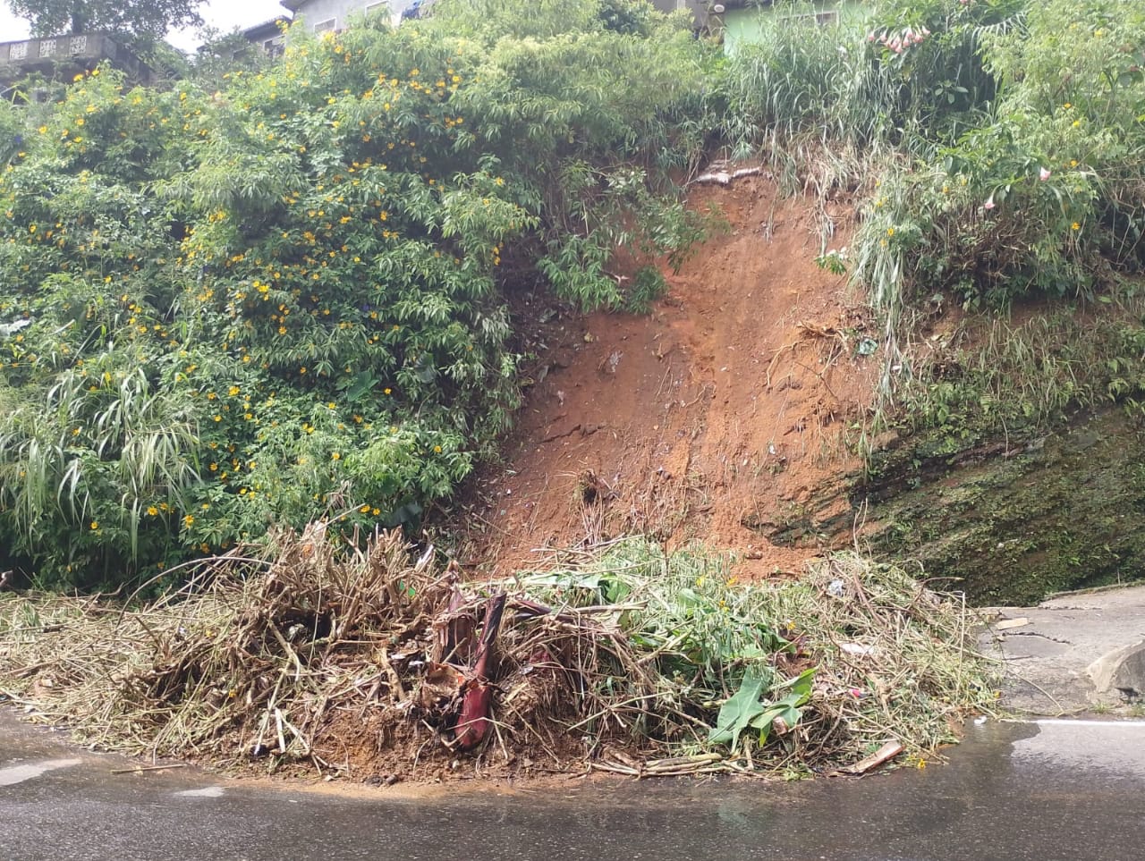 மண்சரிவு அபாயத்தை எதிர்நோக்கியுள்ள அட்டன் சமனல காமா பகுதி