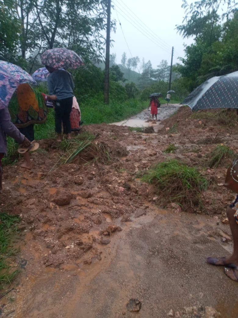 கெலாபொக்க நடுக்கணக்கில் மண்சரிவு சிவப்பு எச்சரிக்கை