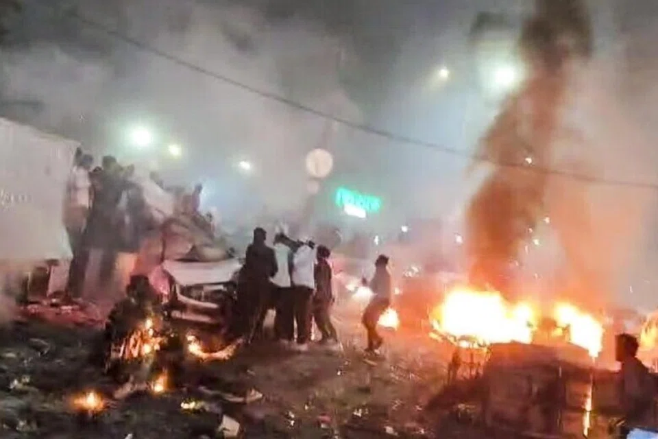 டில்லியில் கார் வெடித்துத் தீப்பிடித்ததில் எட்டுப்பேர் பலி; உச்சகட்ட பாதுகாப்பு