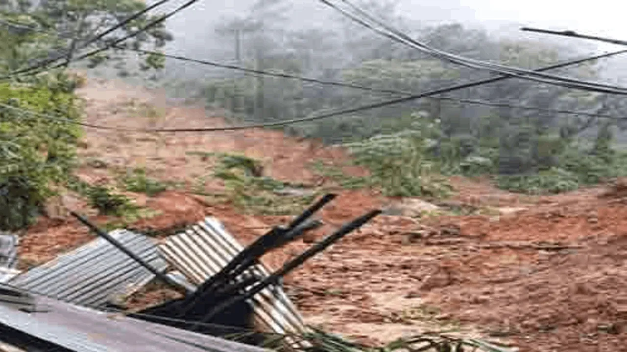 மாவனல்லை பகுதி மண்சரிவில் நால்வரைக் காணவில்லை