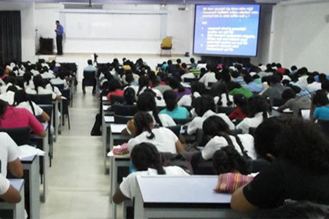 நாலாந்திகதி நள்ளிரவுடன் பிரத்தியேக வகுப்புகள், கருத்தரங்குகள் தடை
