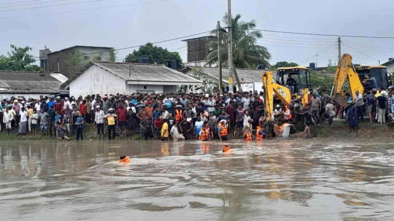 சாய்ந்தமருதுவில் நீரில் மூழ்கிய கார்: ஒரே குடும்பத்தவர்கள் மூவர் மரணம்