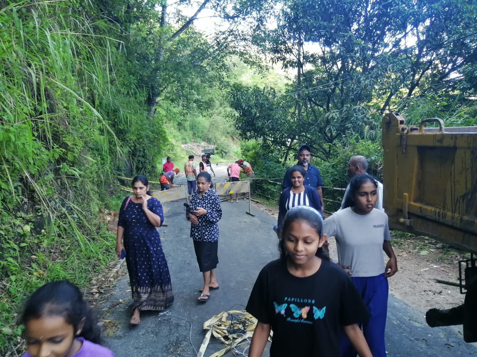 பன்விலை பிரதேசத்தில் மின்சாரம் துண்டிப்பு; போக்குவரத்து பாதிப்பு