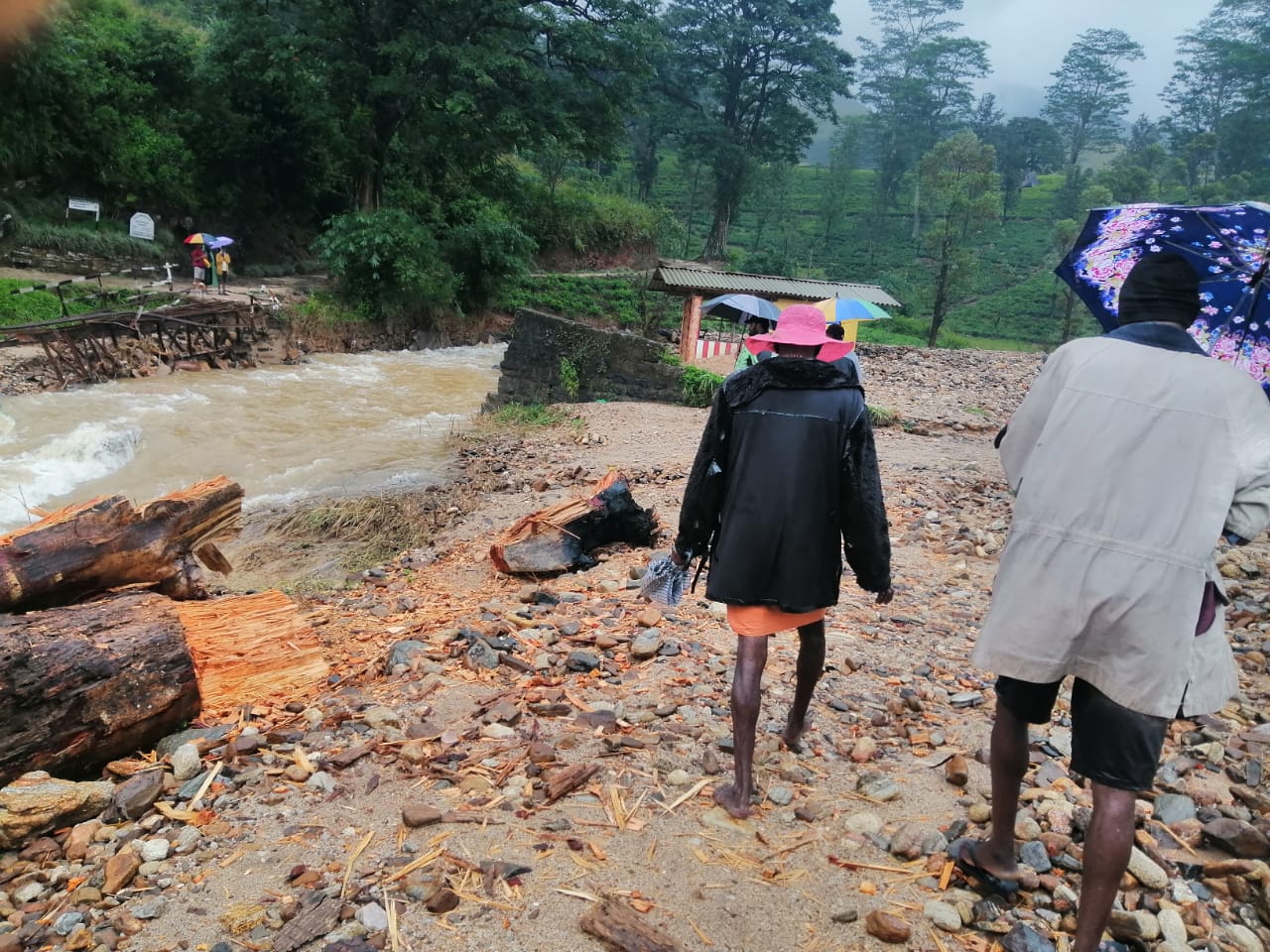 இரண்டாவது முறையும் வெள்ளத்தில் அள்ளுண்ட நெல்லிமலை பாலம்!