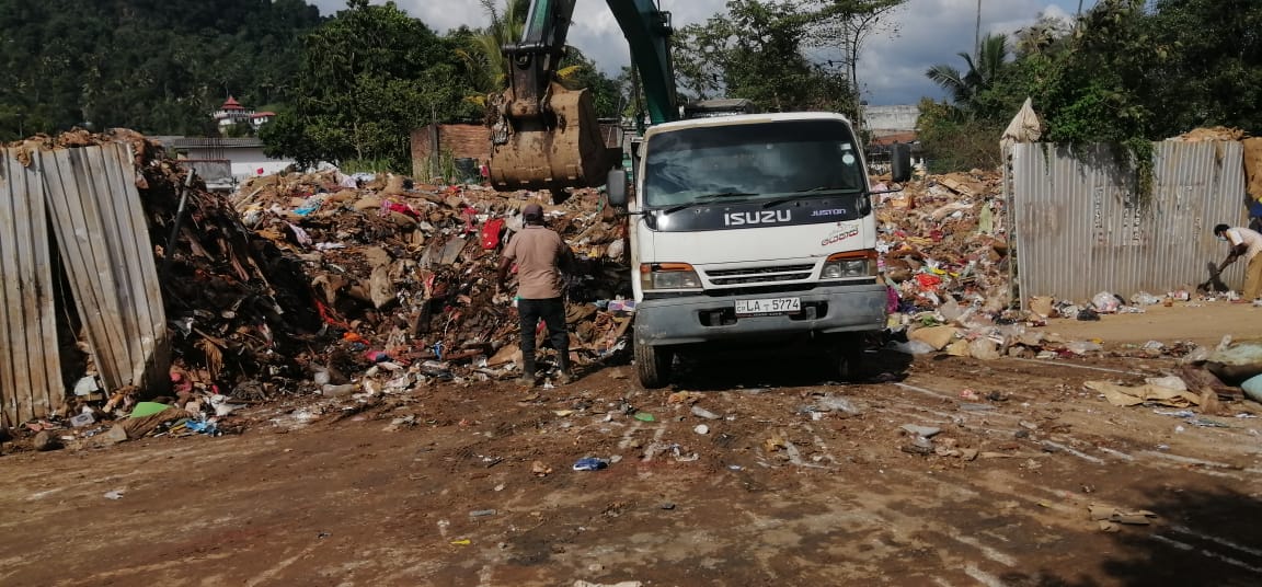 துரிதமாக சீரமைக்கப்படும் கம்பளை நகரம்