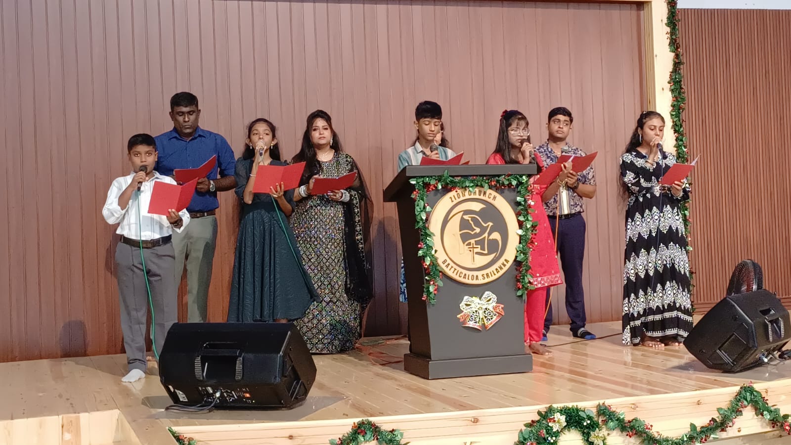 மட்டக்களப்பு சீயோன் தேவாலயத்தில் கிறிஸ்மஸ் ஆராதனை