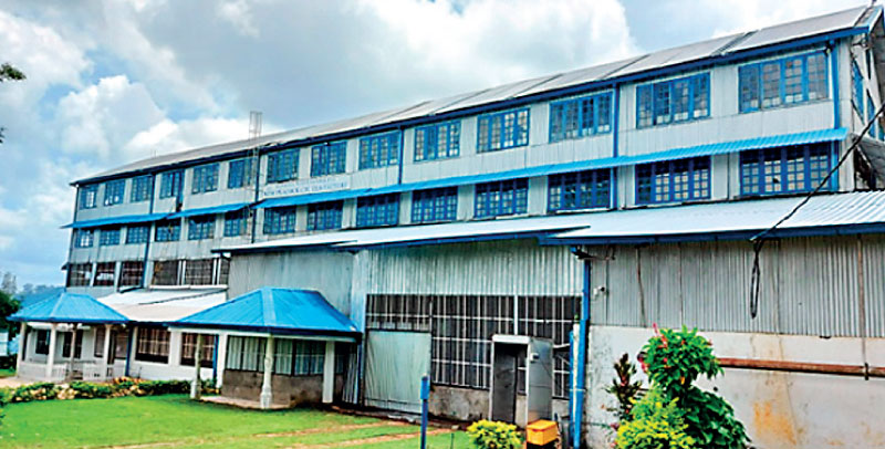 இரட்டைப்பாதை நயப்பனைக்குச் செல்லும் வீதியில் பாரிய நில வெடிப்பு!