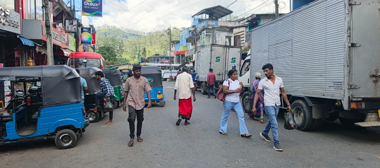 மஸ்கெலியாவில் பிரமிக்கவைக்கும் பொலிஸ் போக்குவரத்து கட்டுப்பாடு!