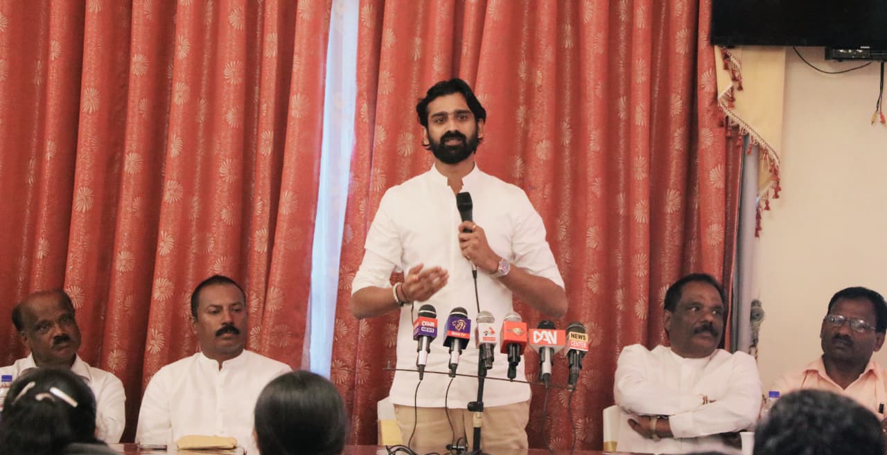 இ. தொ. கா தோட்டக்கமிட்டி தலைவர்களுடன் ஜீவன் தொண்டமான் கலந்துரையாடல்