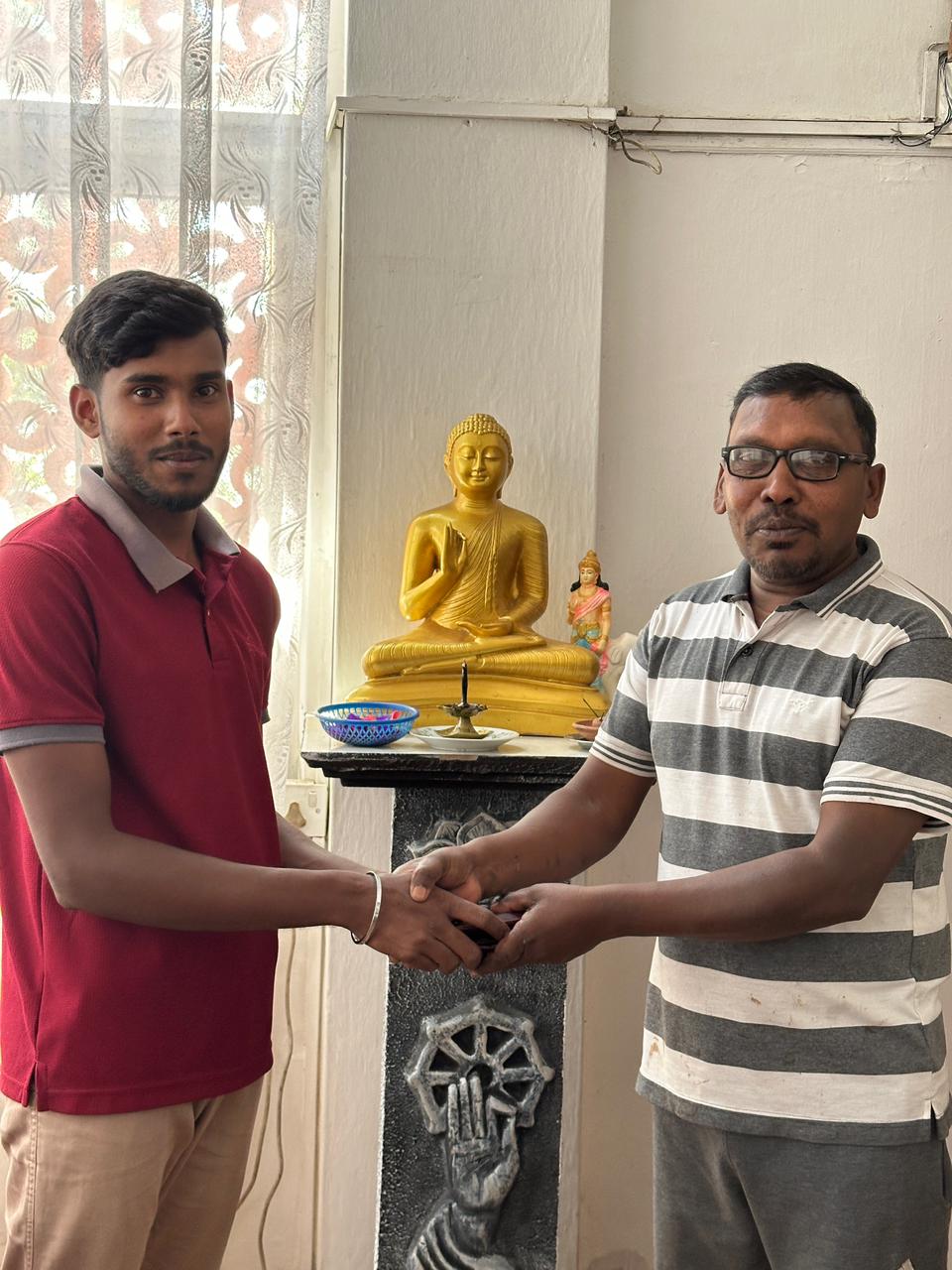 அனைவரையும் பாராட்ட வைக்கும் கிங் கோர தோட்ட இளைஞனின் செயல்