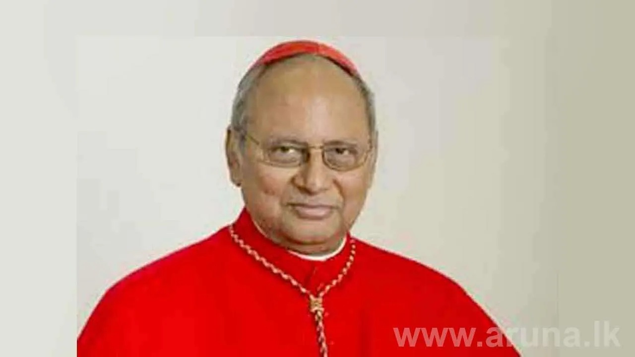 நாட்டில் குடும்பக் கட்டமைப்பு நாளுக்குநாள் சீர்குலைந்து வருவதாகக் கர்தினால் மல்கம் ரஞ்சித் ஆண்டகை கவலை தெரிவித்துள்ளார்.