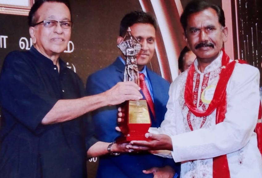 மண்ணின் மைந்தர் மலையக வாசுதேவன் கலாபூசணம் விருது பெற்றார்