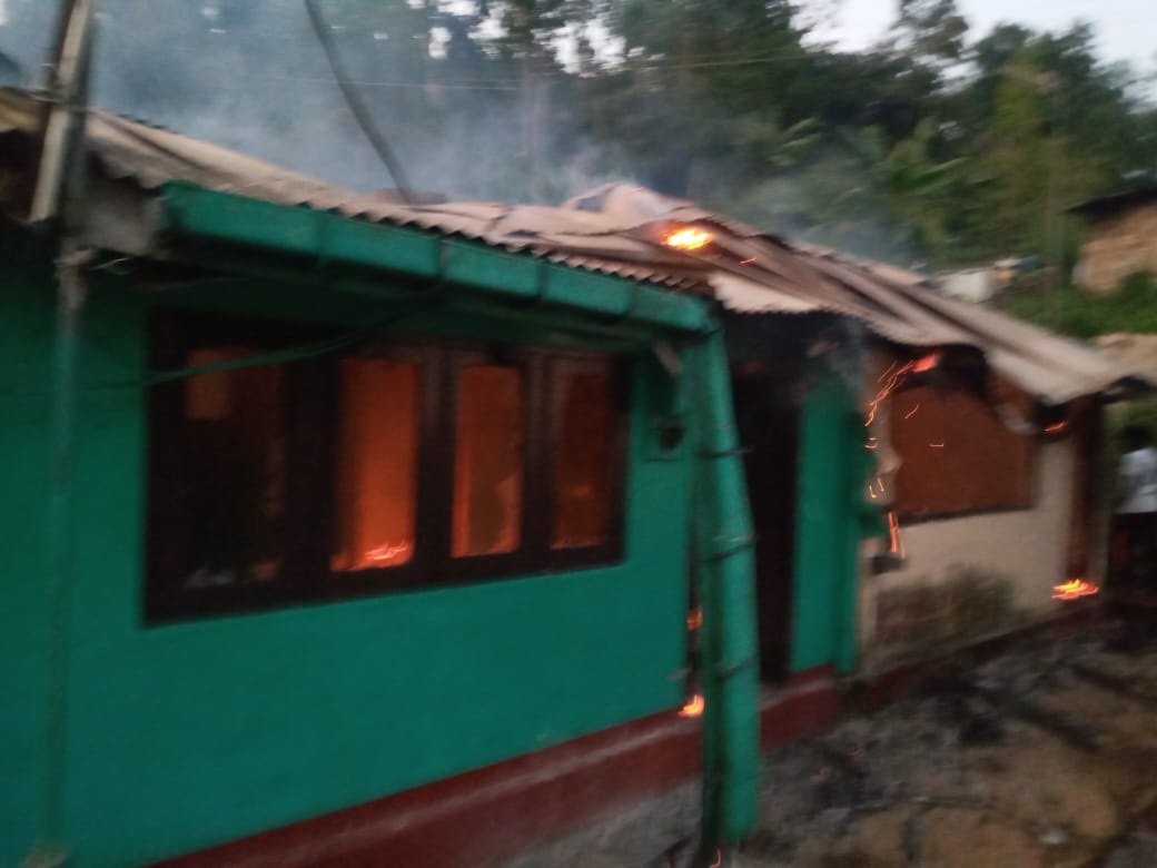 லிந்துலை வோல்ட்ரீம் தோட்டத்தில் தொழிலாளர் குடியிருப்பில் தீ விபத்து