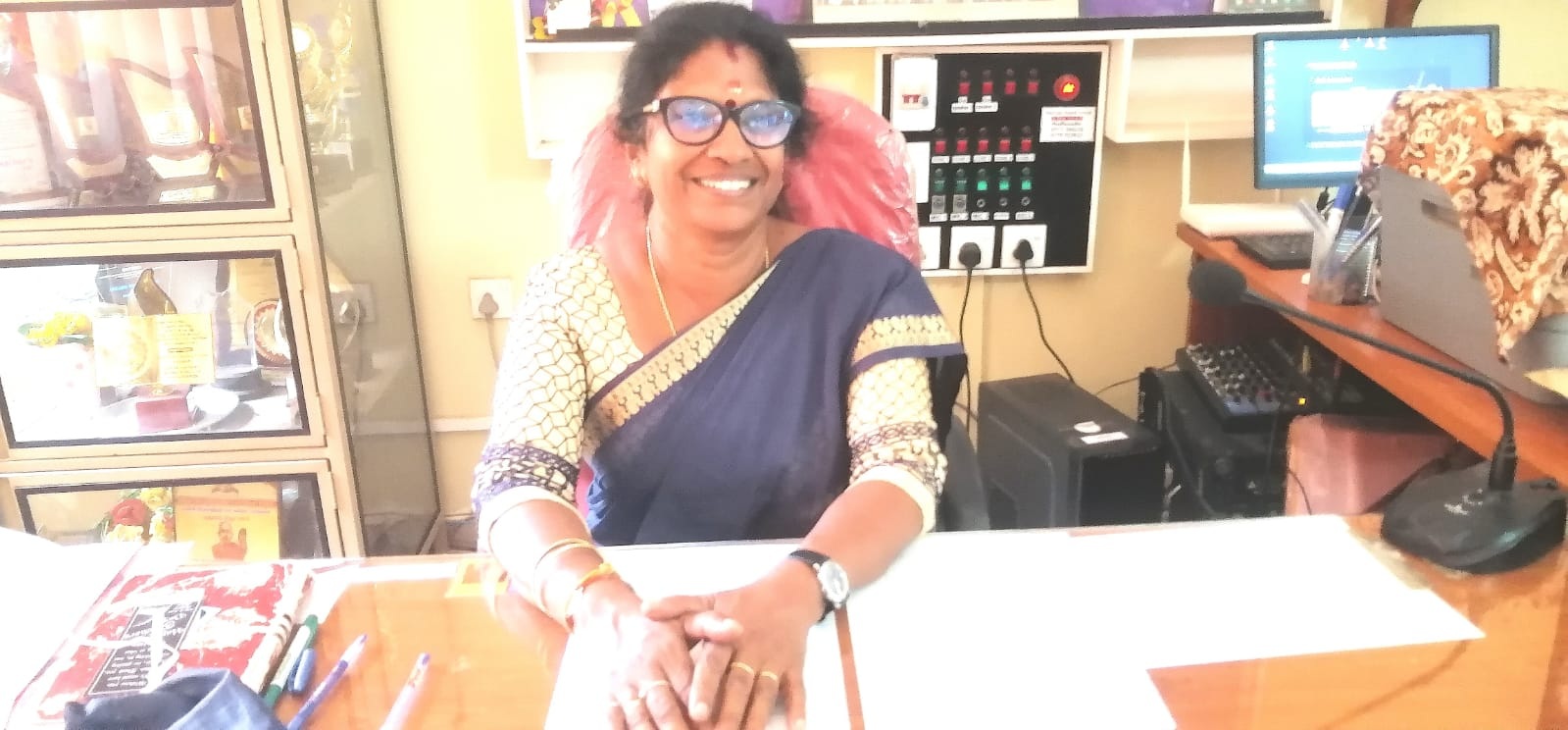 பாக்கியம் அதிபர் மஞ்சுளா சந்திரசேகரம் பிள்ளை அதிபர் சேவையிலிருந்து ஓய்வு