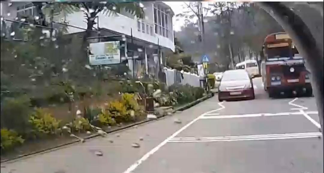 சீதையம்மன் ஆலயத்திற்கு முன்பாக சீறிப் பாயும் வாகனங்களால் ஆபத்து!