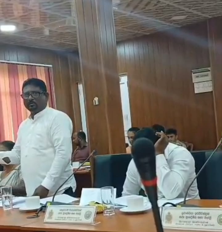 பெருந்தோட்டங்களில் பாதை, விளையாட்டு மைதானங்கள் புனரமைக்கப்பட வேண்டும்