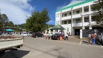 விடுதியில் குடும்பஸ்தரைத் தாக்கியவர்கள் அடையாளம் காணப்பட்டனர்