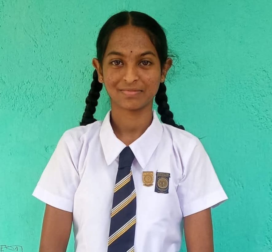 சின்ன மட்டக்கலை மாணவிக்கு சமூக விஞ்ஞானப்போட்டியில் தங்கப்பதக்கம்