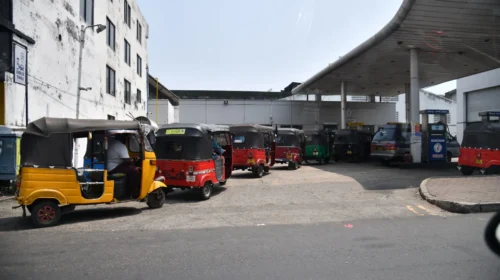 செயற்கை தட்டுப்பாடு மீண்டும் கியூஆர் முறையைக் கொண்டுவரும்