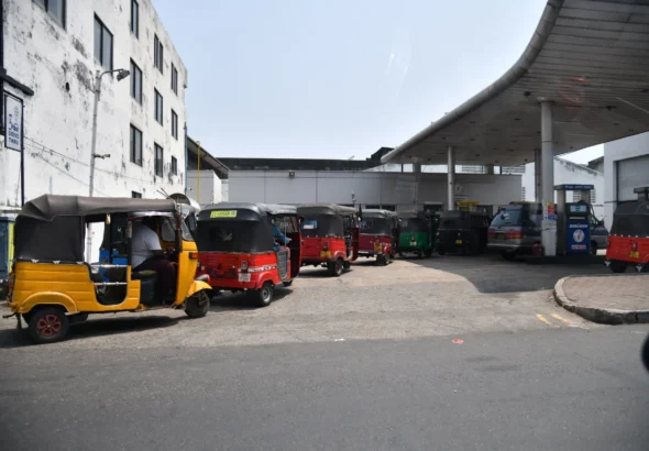 செயற்கை தட்டுப்பாடு மீண்டும் கியூஆர் முறையைக் கொண்டுவரும்