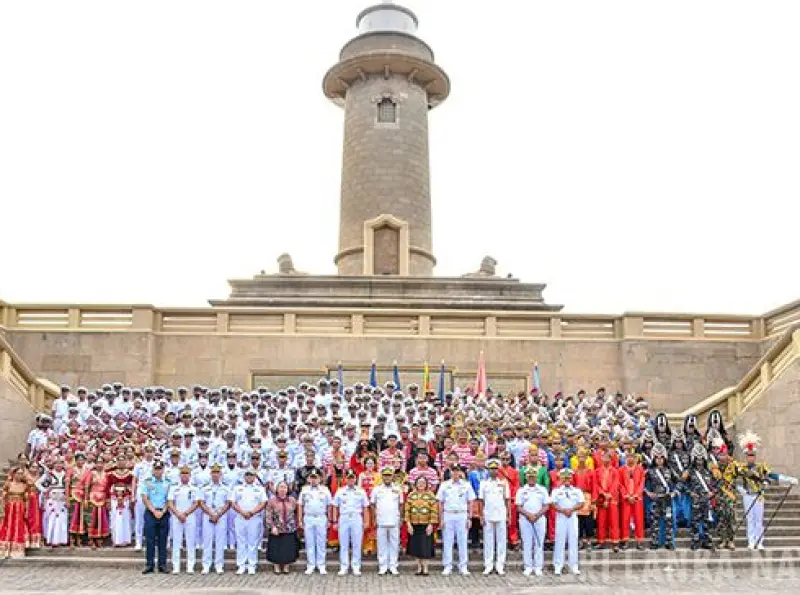 இலங்கை - இந்தோனேசிய கடற்படைகளின் பிரம்மாண்ட அணிவகுப்பு