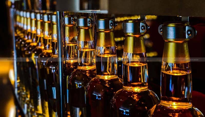 தலவாக்கலை ஹொலிரூட் தோட்டத்தில் 120 மதுபான போத்தல்களுடன் ஒருவர் கைது