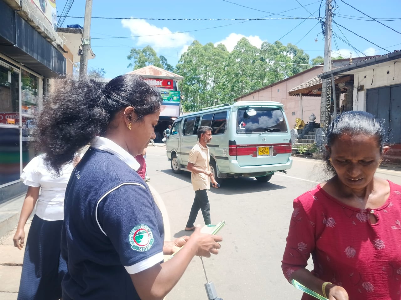 தோட்ட வீடுகளுக்கு உறுதி கொடு! தனியான கிராமக் கட்டமைப்பை உருவாக்கு!