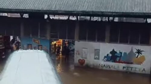 நாவலப்பிட்டி நகரில் இன்றும் கன மழை! வெள்ளத்தில் பஸ் நிலையம்