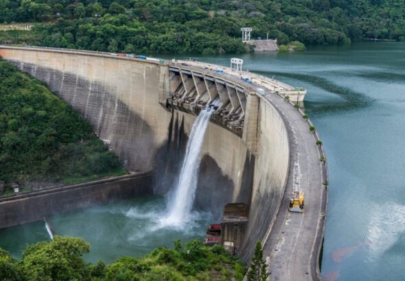 விக்டோரியா நீர்த்தேக்கத்தின் நீர் வழமைக்கு மாறாக வெளியேற்றமா?