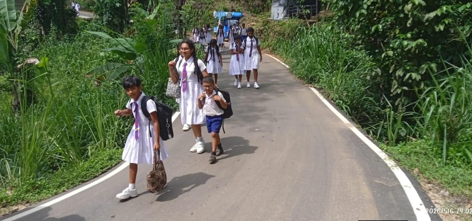 கலவல்தெனியா பாலத்தில் பாதுகாப்பு அரண் அமைக்க கோரிக்கை