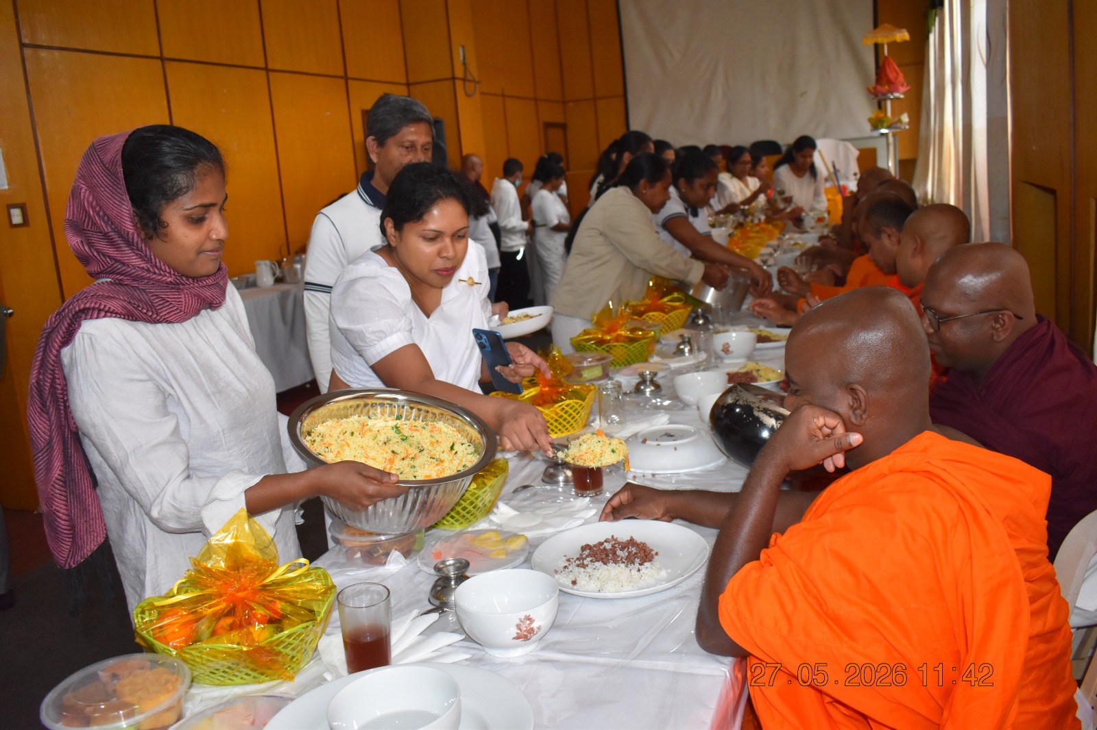 நுவரெலியா மாவட்டச் செயலகத்தில் விசேட வெசாக் நிகழ்ச்சிகள்