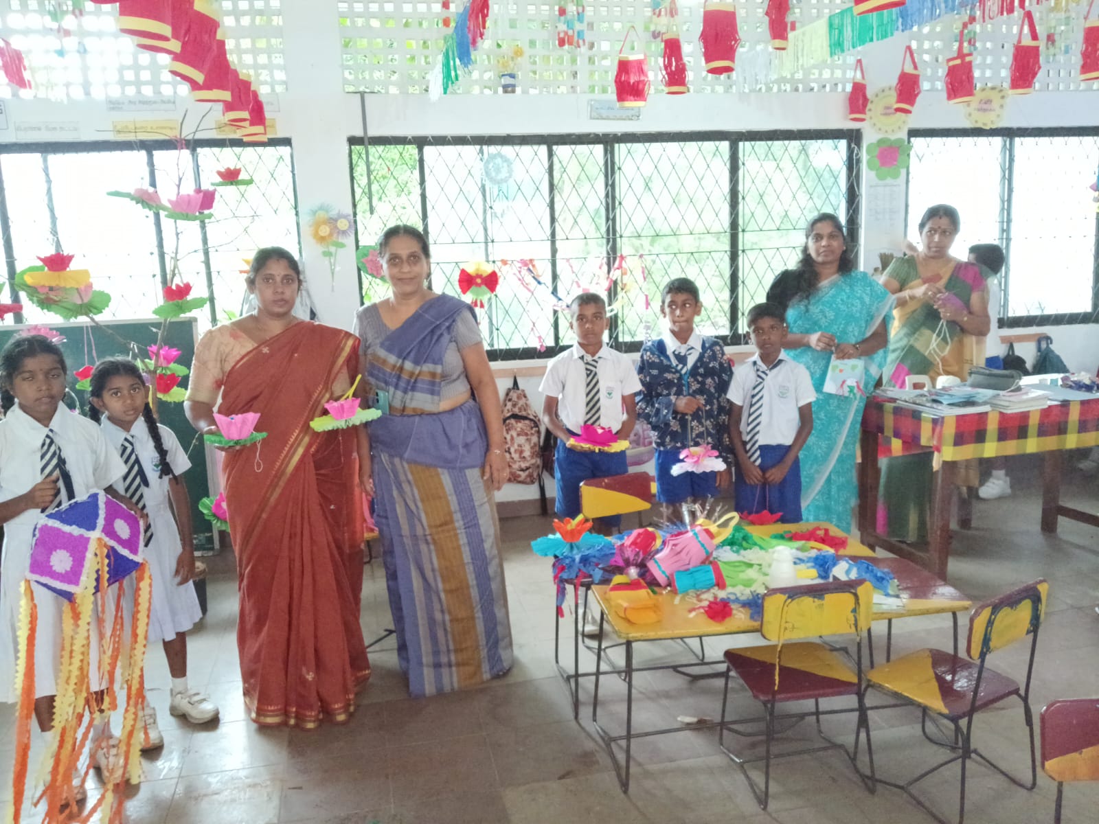 இரத்தினபுரி தமிழ் ஆரம்ப வித்தியாலயத்தில் வெசாக் கொண்டாட்டம்