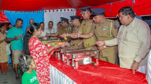 கொழும்பு செட்டியார் தெரு இலங்கை நகை வியாபாரிகள் சங்க வெசாக் 'தன்சலை'