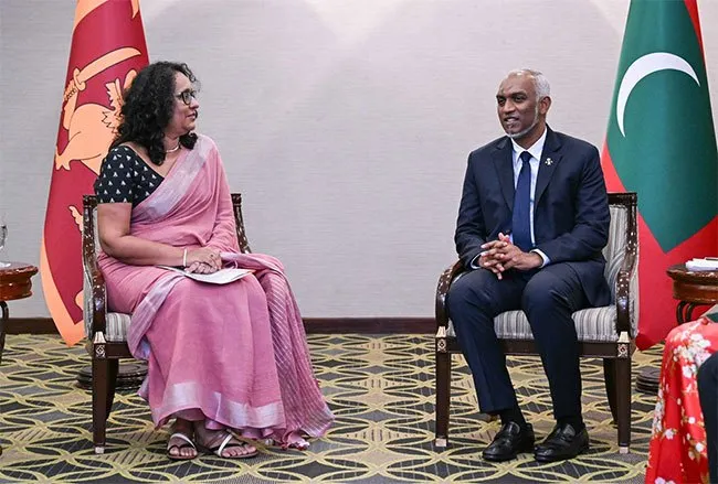 மாலைதீவு ஜனாதிபதியும் பிரதமர் ஹரிணியும் இருதரப்பு சந்திப்பு