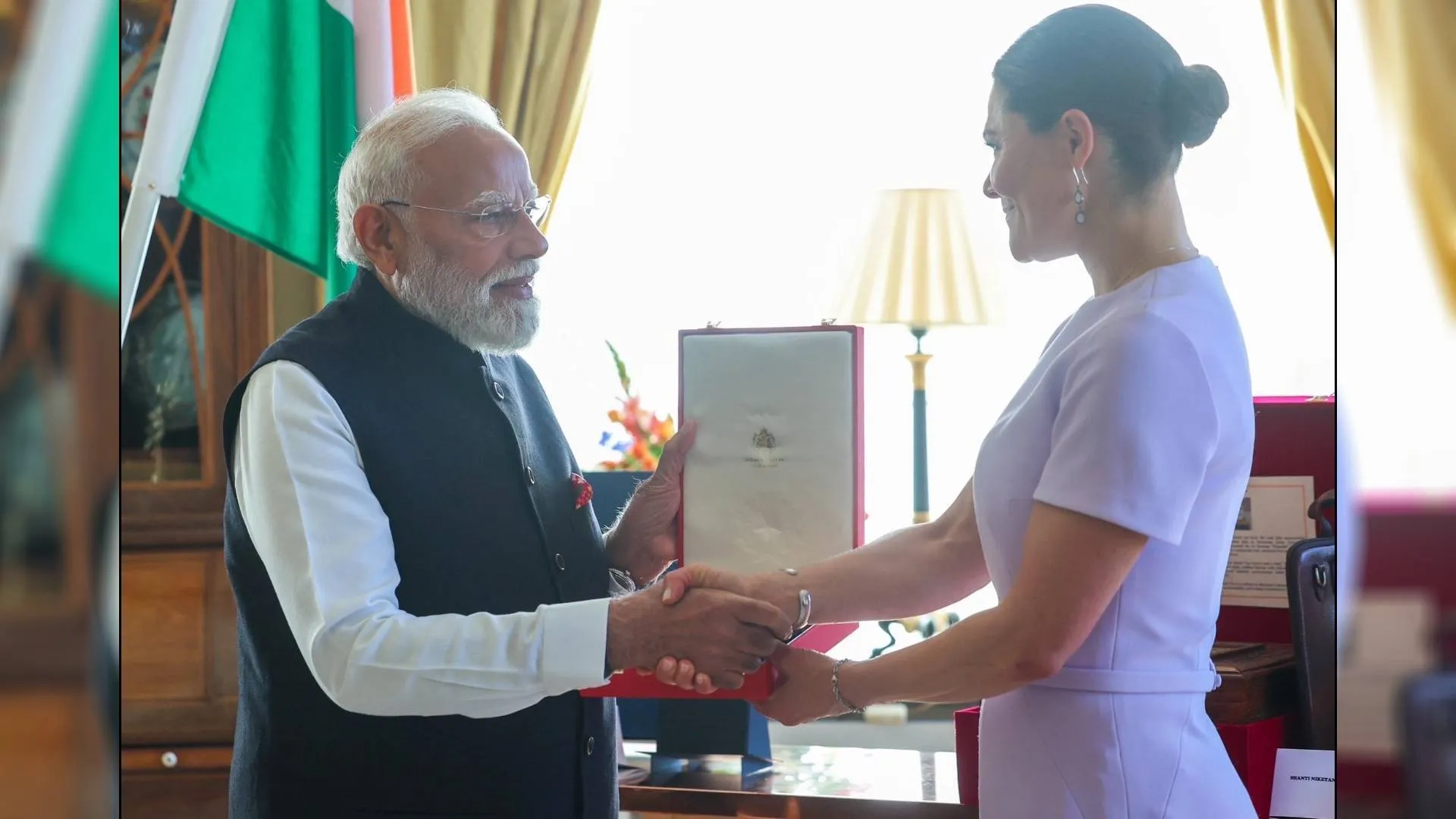 பிரதமர் நரேந்திர மோடிக்கு ஸ்வீடன் நாட்டின் உயரிய விருது