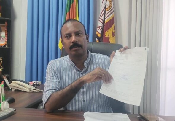 நுவரெலியா பிரதேச சபை தலைவரின் கள்ள ஒப்பத்துடன் 11 பேருக்கு ஊதியம்!