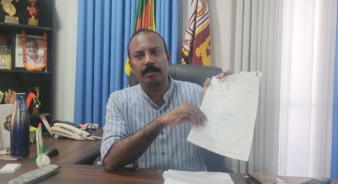 நுவரெலியா பிரதேச சபை தலைவரின் கள்ள ஒப்பத்துடன் 11 பேருக்கு ஊதியம்!