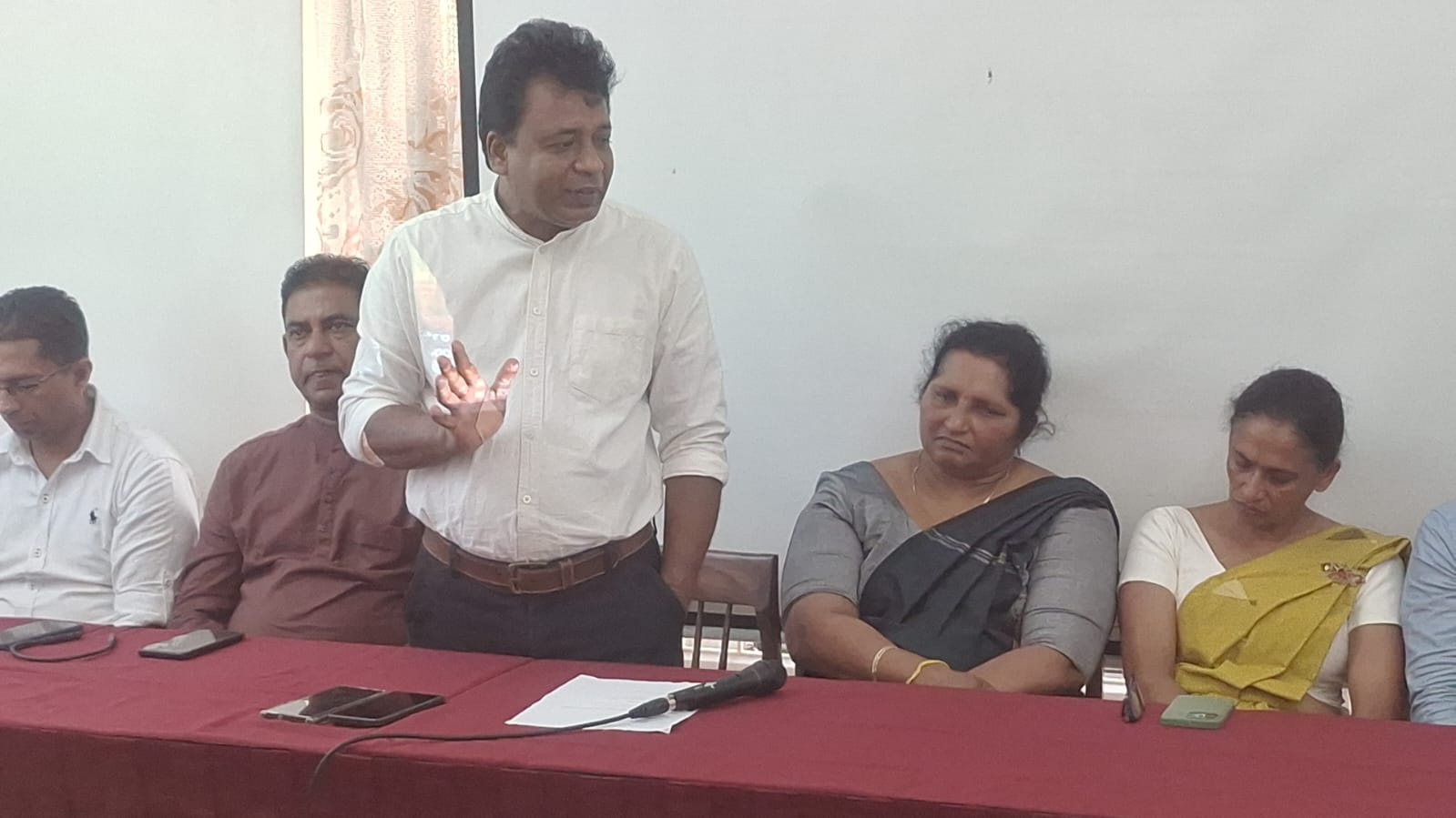 பிரஜா சக்தி நிகழ்ச்சி நுவரெலியாவில் 35 கிராம சேவை பிரிவுகளில் ஆரம்பம்