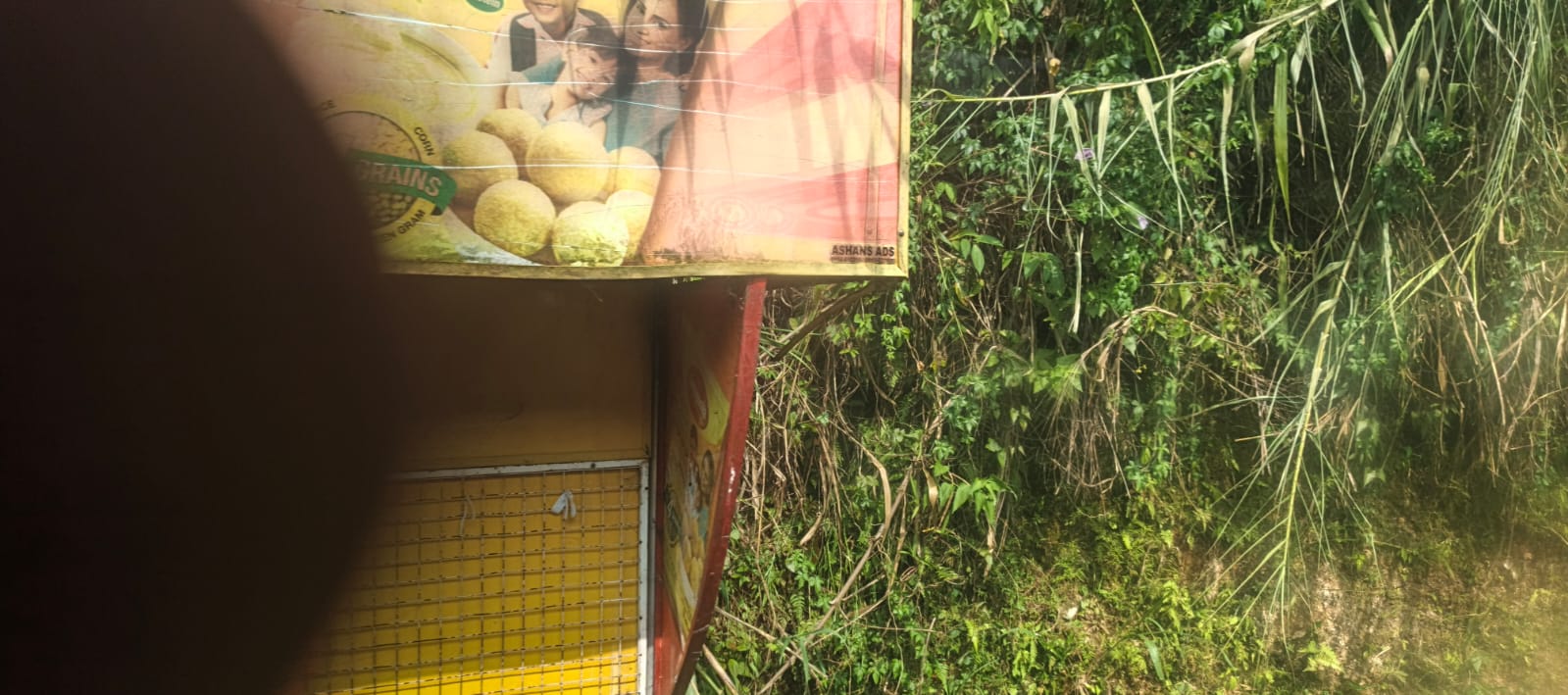முறையான பஸ் தரிப்பிடம் அமைத்துத் தருமாறு கோரிக்கை!