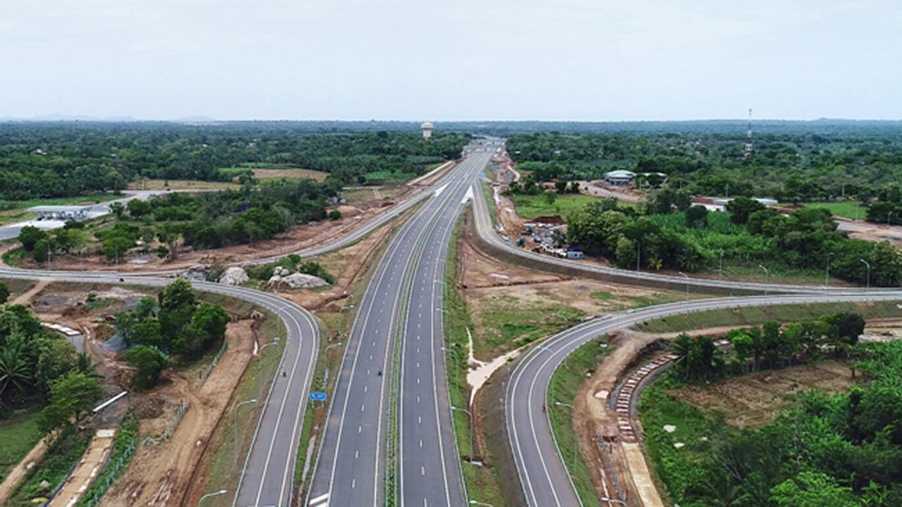 கண்டிக்கான மத்திய அதிவேக நெடுஞ்சாலை கண்ணொருவை வரை