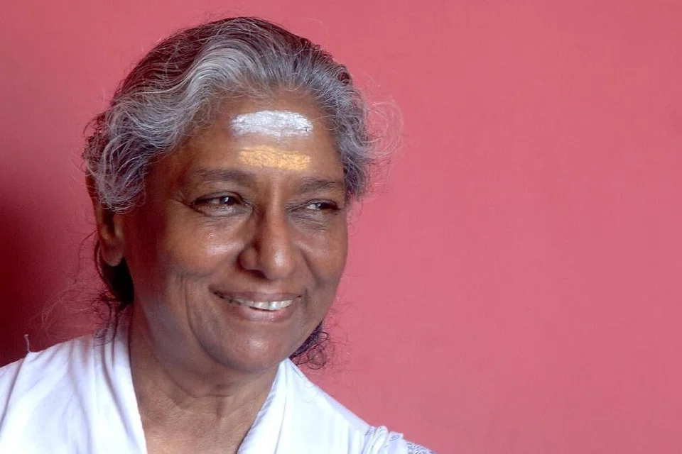 பிரபல பாடகி எஸ்.ஜானகி காலமானார்