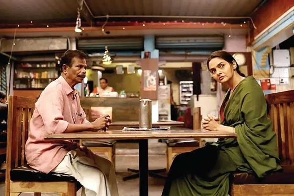 நெடுநாள் கழித்து மதுபாலாவின் சின்ன சின்ன ஆசை ரசிகர்களைக் கவரலாம்.