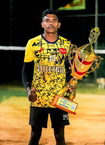 வெற்றிக் கிண்ணத்துடன் இலங்கை கரப்பந்தாட்ட அணி உடபுசல்லாவை சிவகாந்தனுக்கு வாய்ப்பு