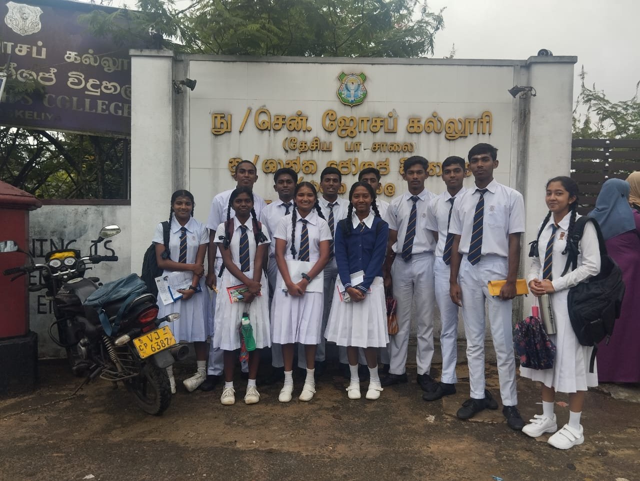 மலையகத்தில் மாணவர்கள் உற்சாகத்துடன்