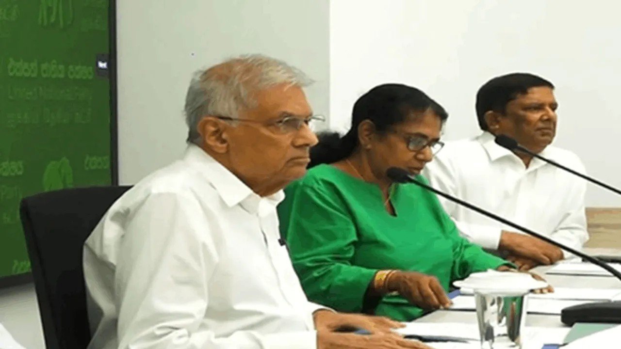இலங்கை நீதிபதிகளின் ஓய்வுபெறும் வயதை நீடிக்க ஐதேக எதிர்ப்பு